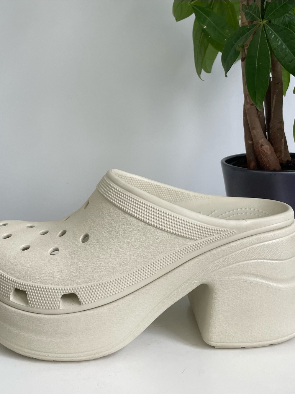 Men Size 11 Crocs Tan Siren Clog Platform Chunky Heel Slip On Shoes